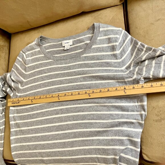 Old Navy Sweater Gray & White  Shimmer Crew Neck Striped Long Sleeve  Size L - Picture 10 of 10